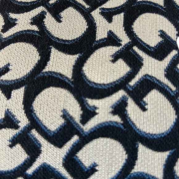 Gorgeous, Guess mini backpack in Oak Park Travel❤️ - Picture 6 of 6